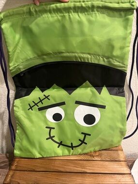 Thirty-one Cinch Sac Lil Monster Lime Green Drawstring Tote with Black Accents